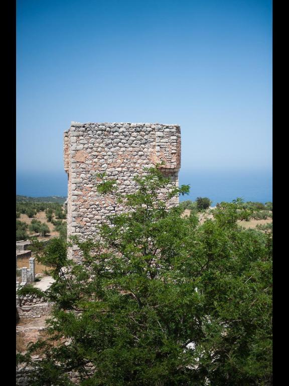 Arapakis Historic Castle Aparthotel Pyrgos Dirou