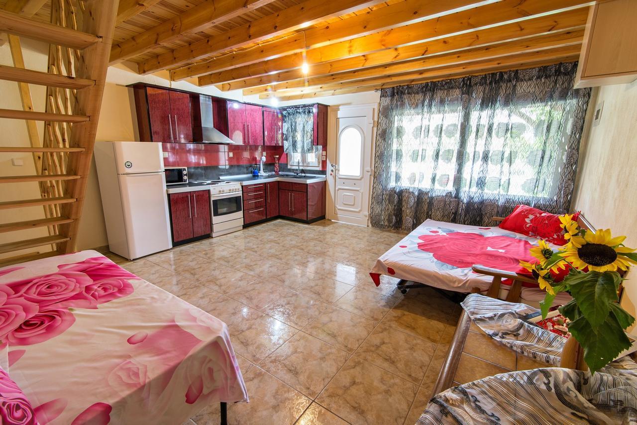 Roula Apartment Porto Koufo