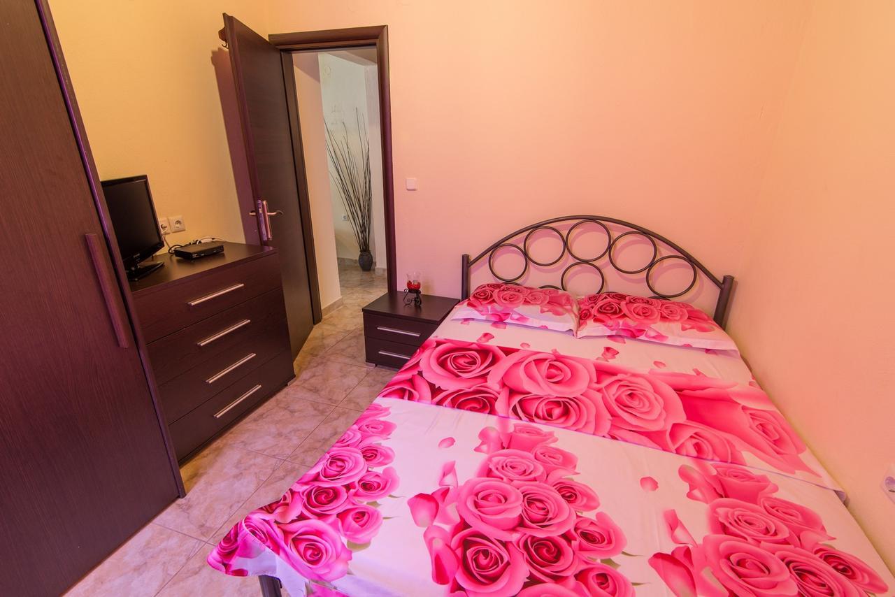 Apartment Roula *