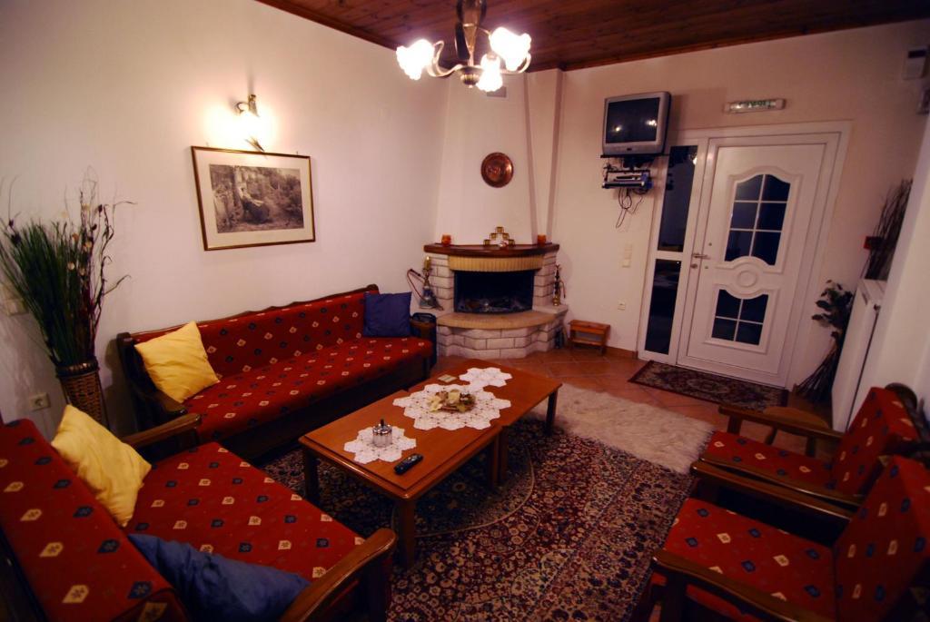 Apartment To Spiti Tis Pareas *