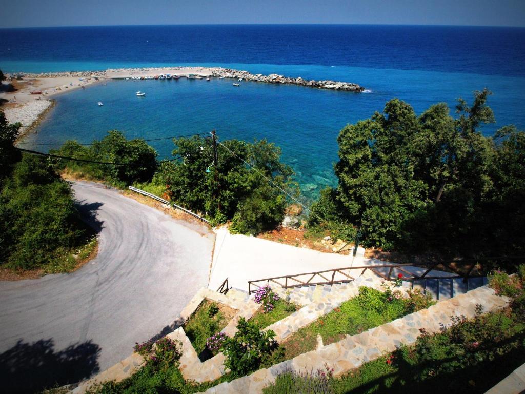 To Limanaki Guest house