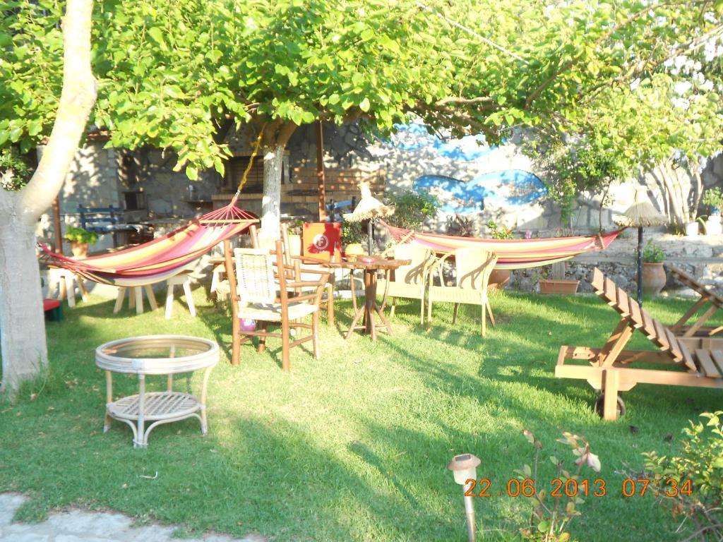 Flevas' Mill * Paralia Vrachou