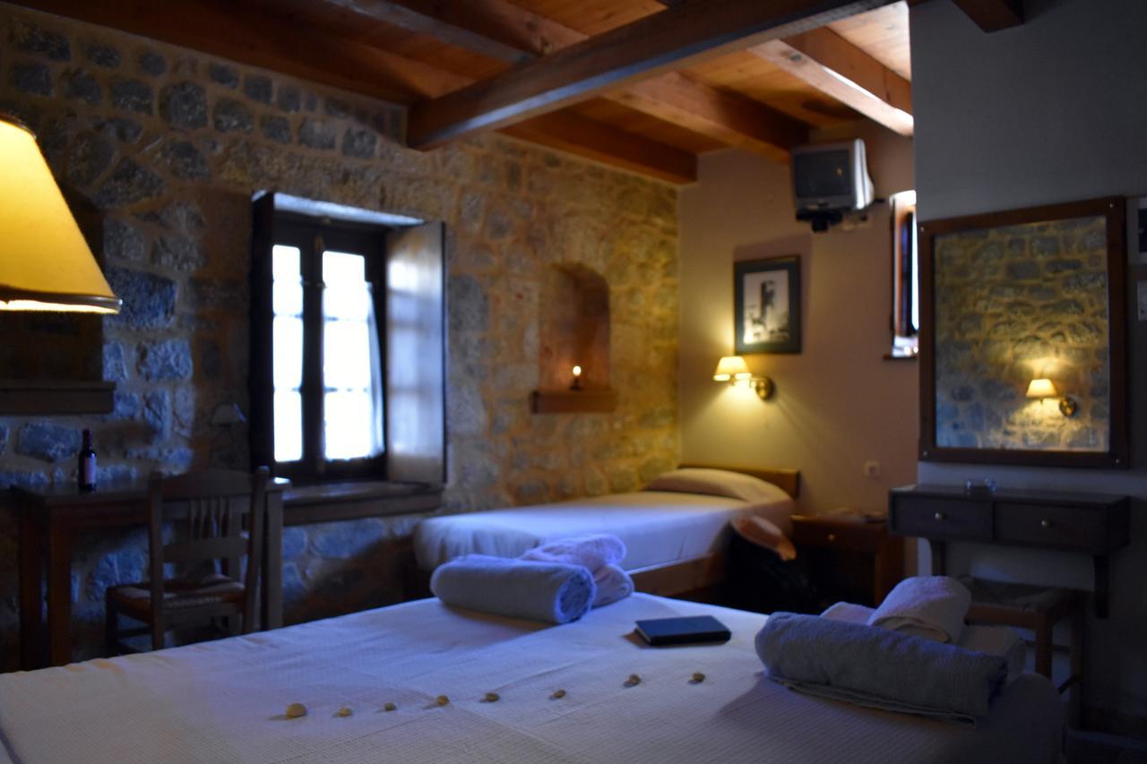 Pyrgoi Theodorakaki: O Hotel