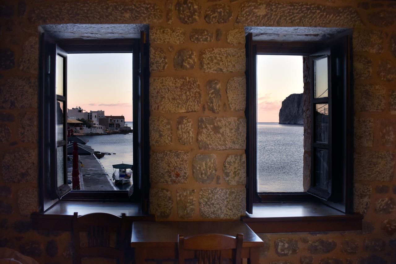 Pyrgoi Theodorakaki: O Hotel Gerolimenas