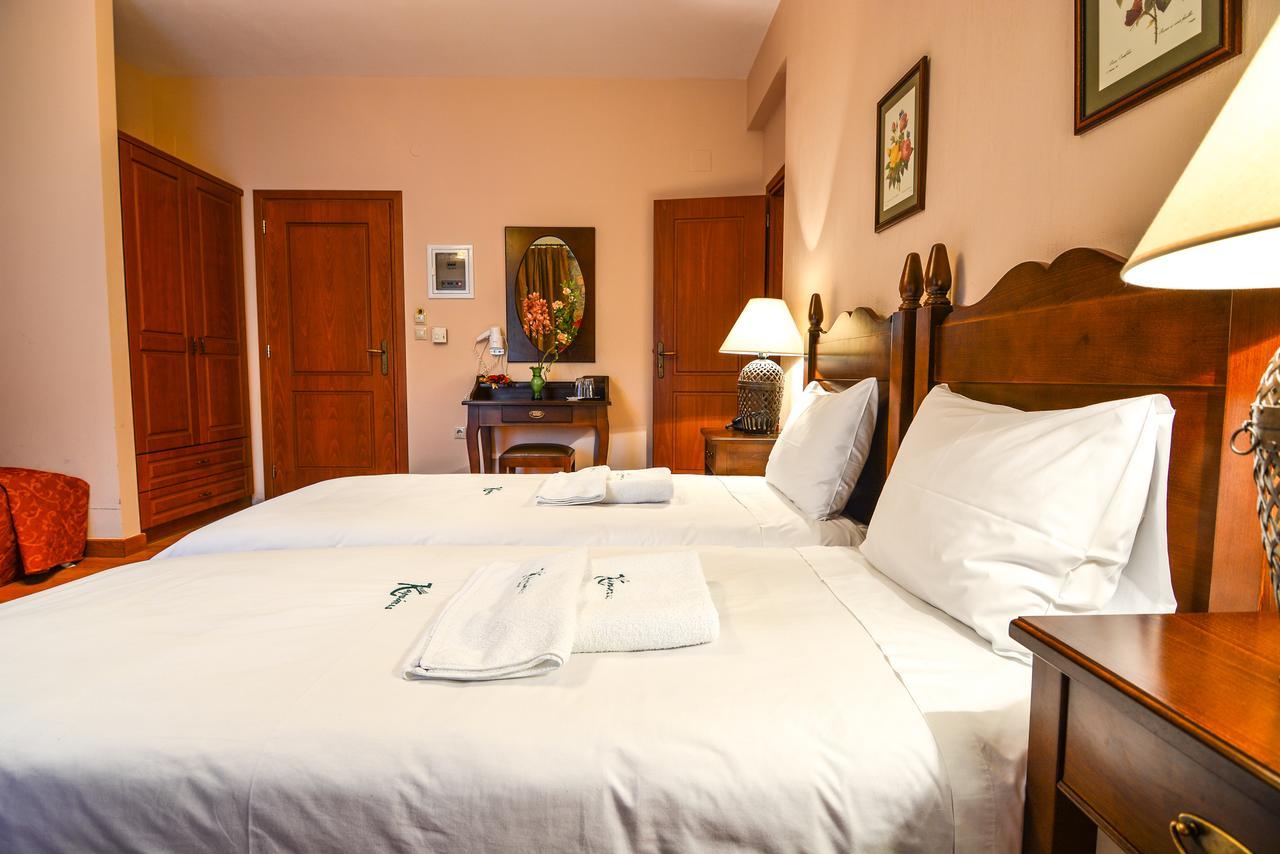 Karyatis Hotel 3*