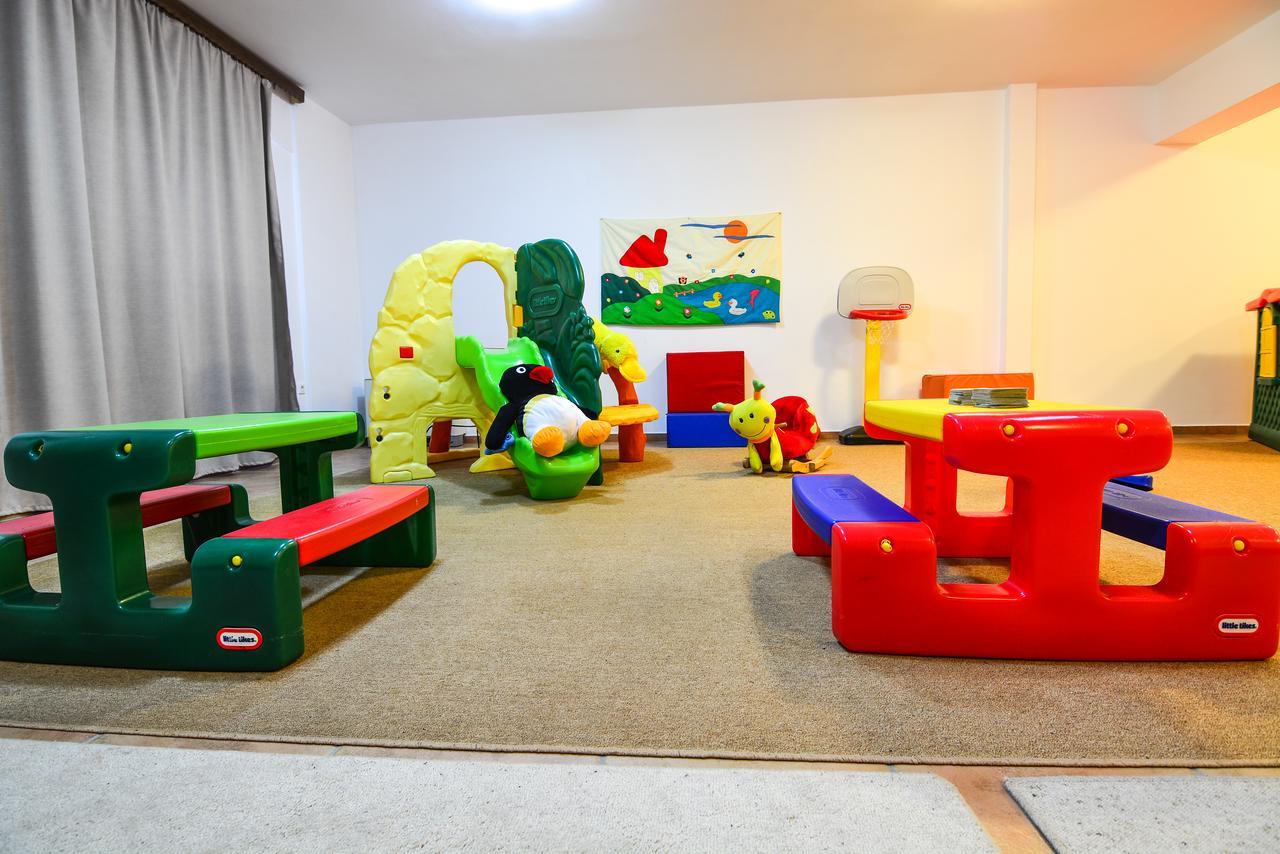 Karyatis Hotel 3*