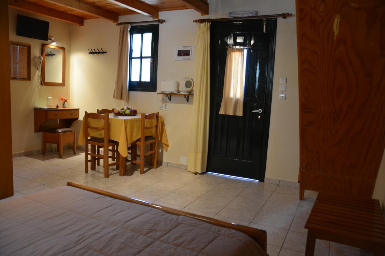 Aristotelis Aparthotel Frikes