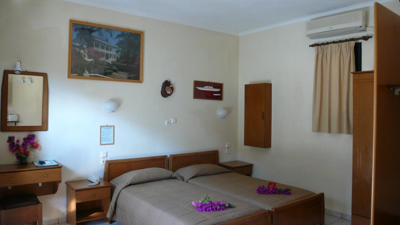 Aristotelis Aparthotel Frikes