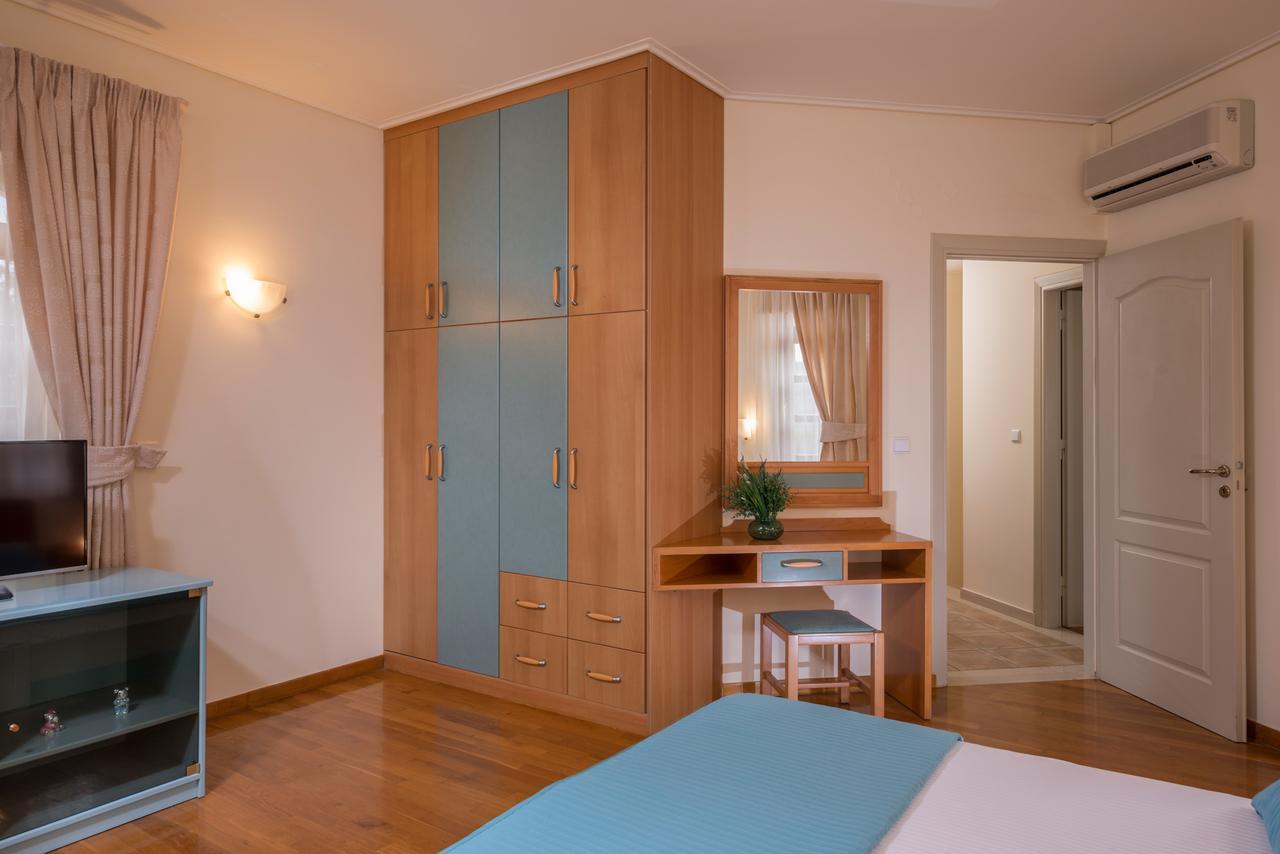 Iason Villa *