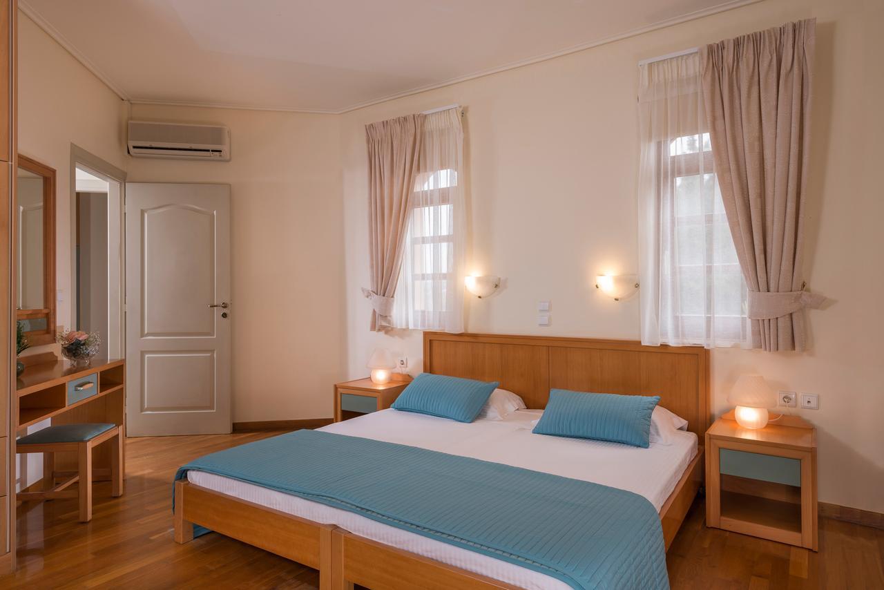 Iason Villa *