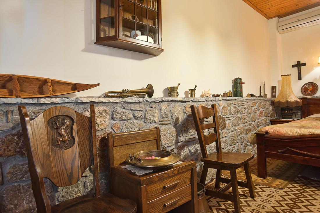 Inn Alexandros *