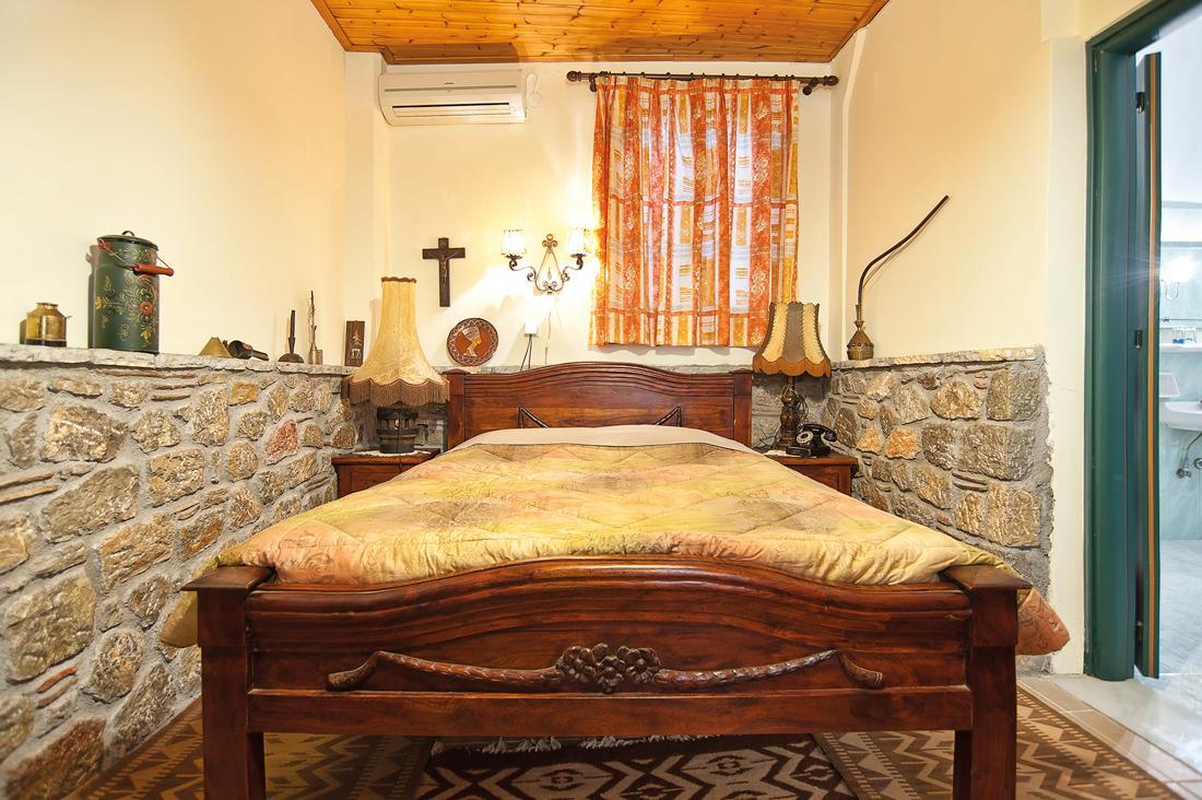 Alexandros Inn