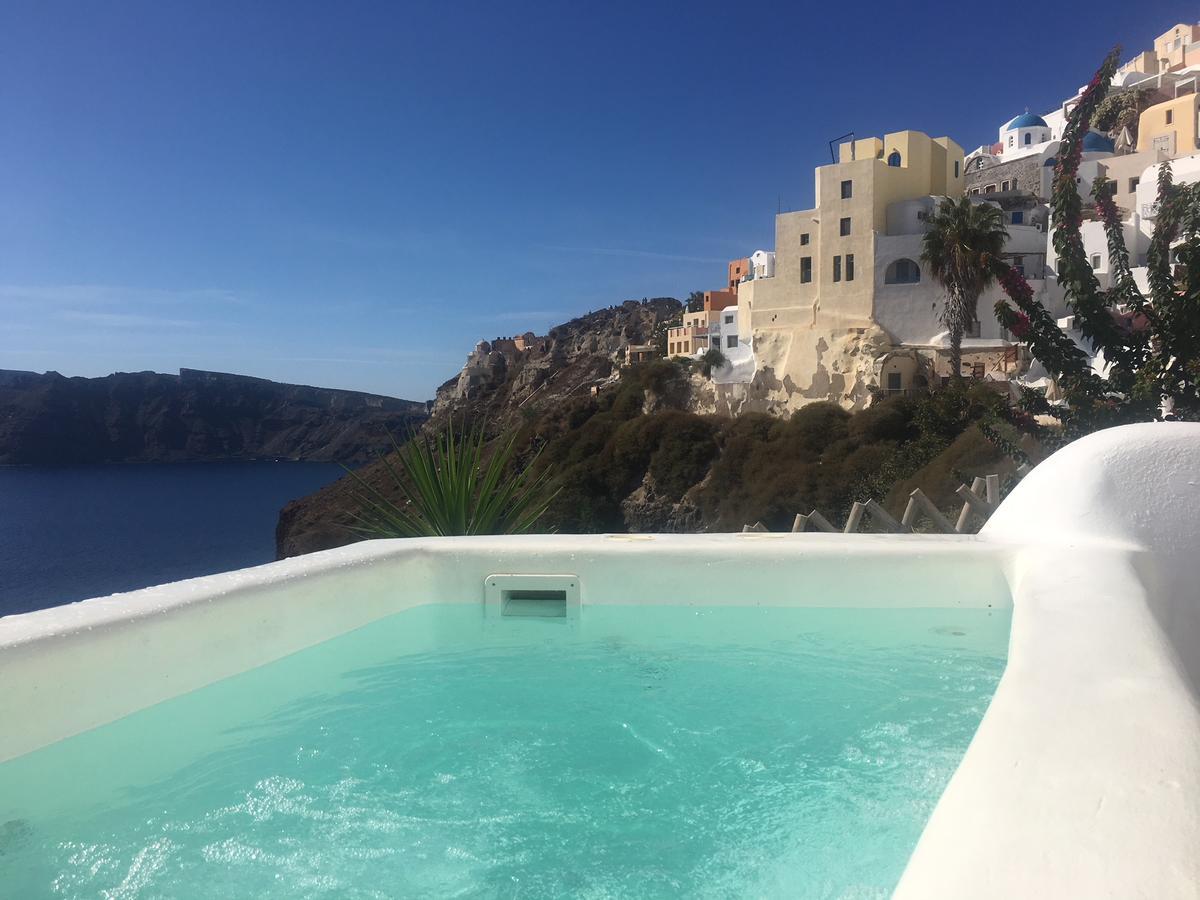 Liakada * Oia (Santorini)