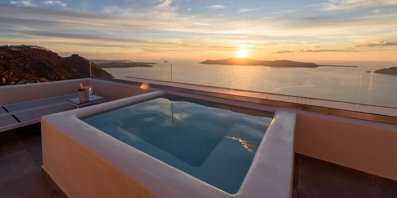Pantheon Deluxe Imerovigli (Santorini)