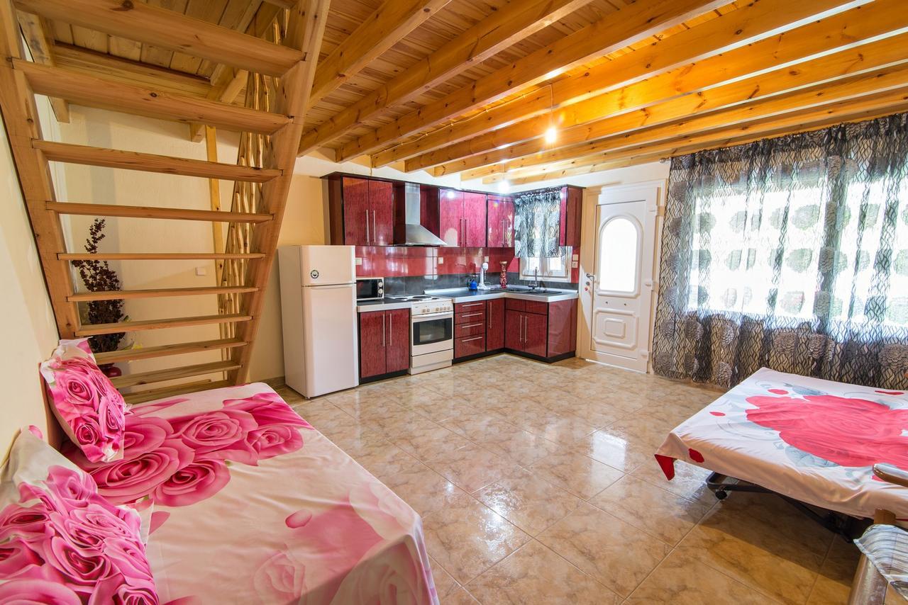 Roula Apartment Porto Koufo