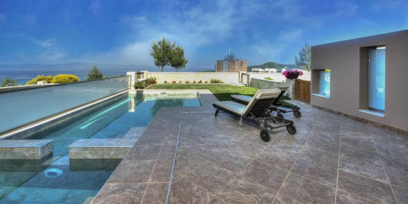 Sunny Villas *