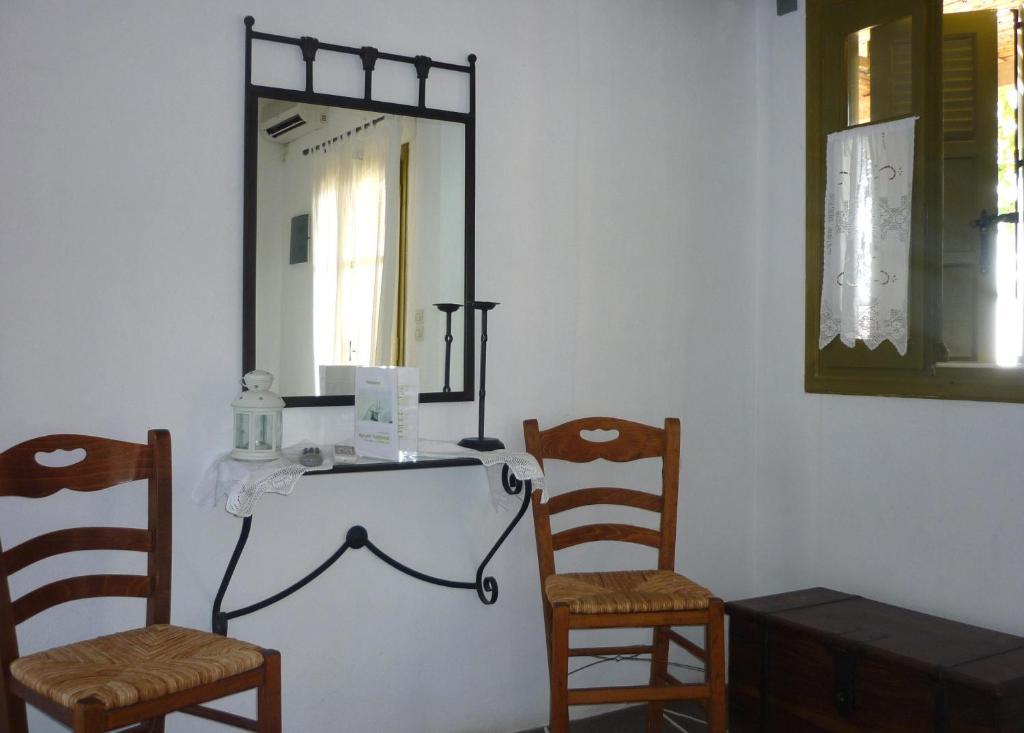 Agnanti Traditional Kastron (Sifnos)