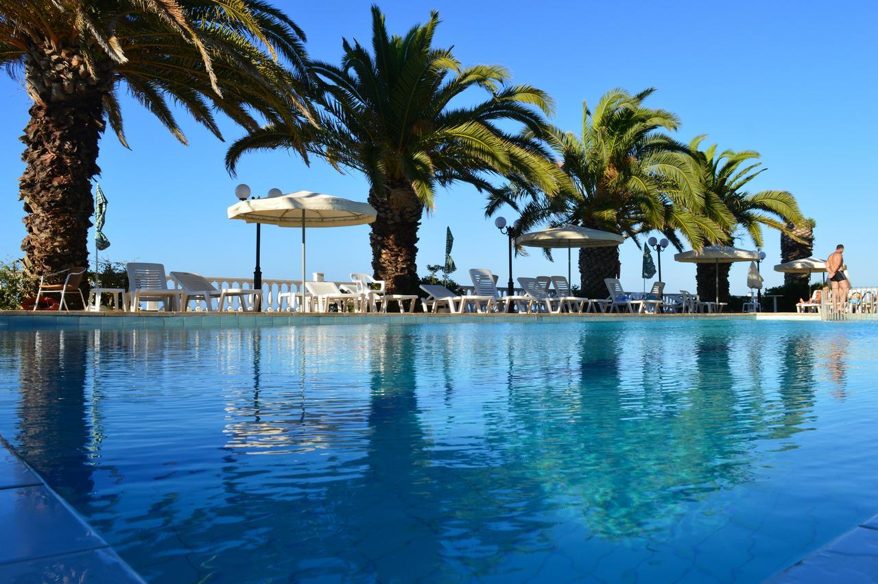 Paradise Hotel 3*