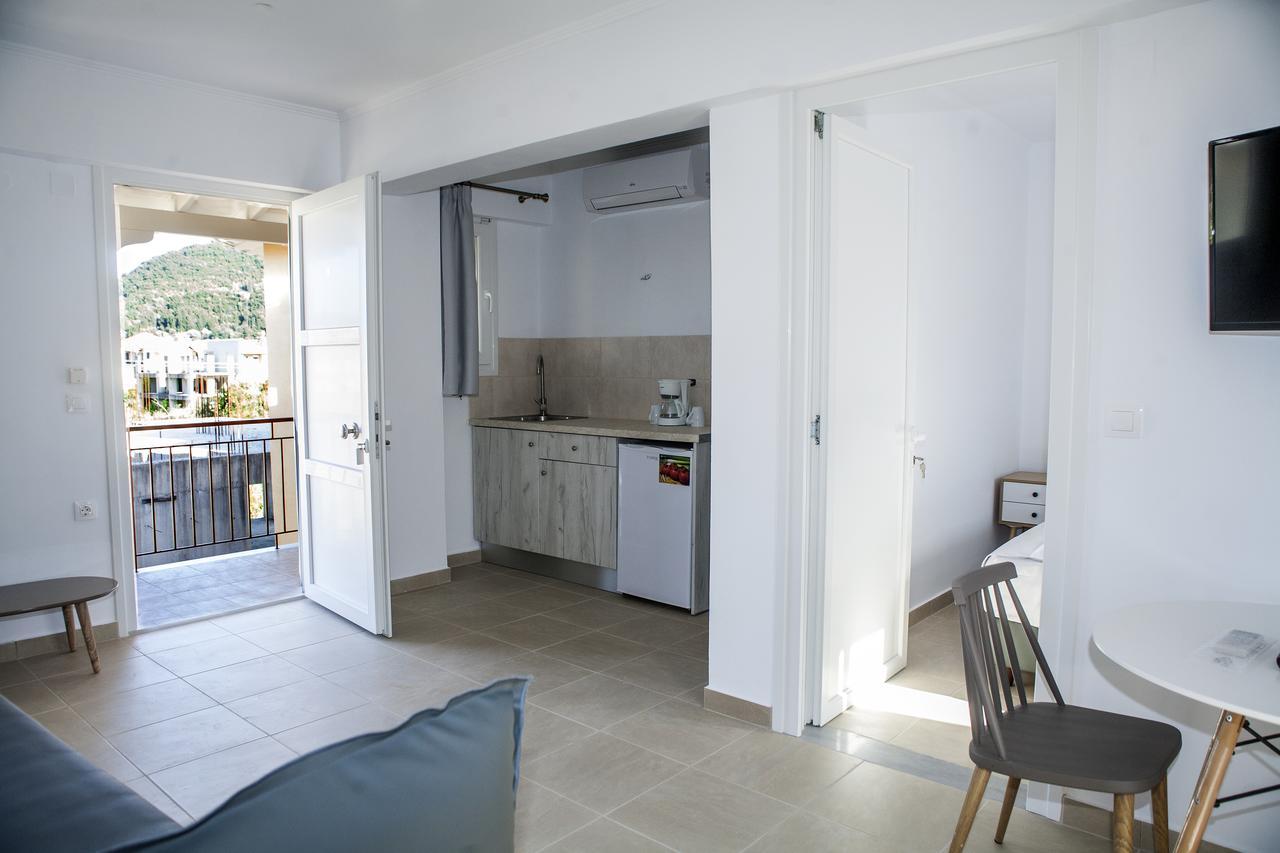 Athineon * Nydri (Lefkada)