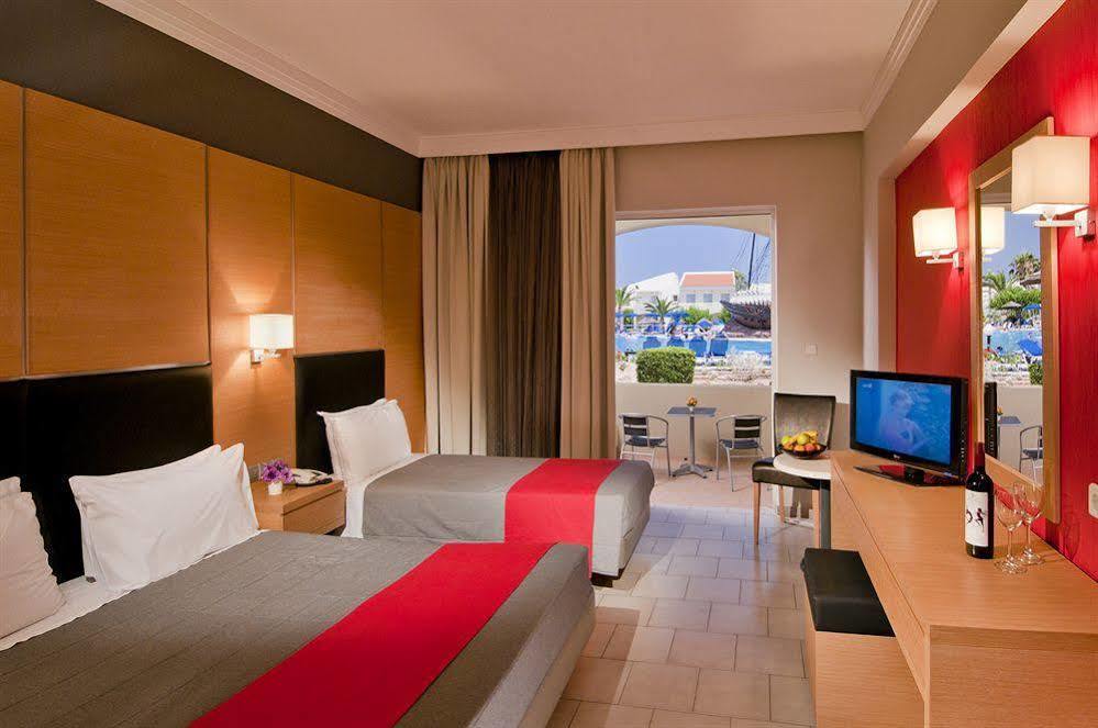 Kipriotis Village Resort 4*