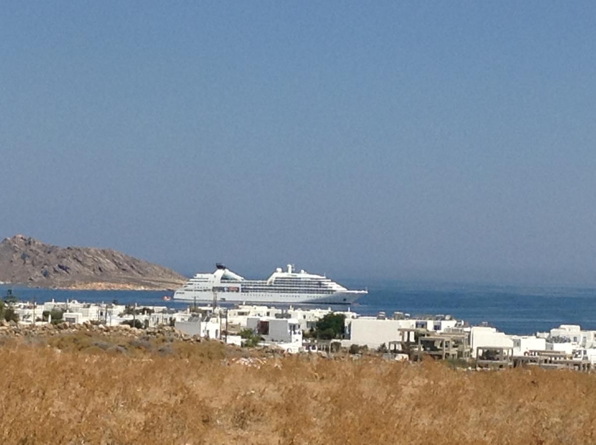 Pure White 1bd House With Amazing Sea Views In
