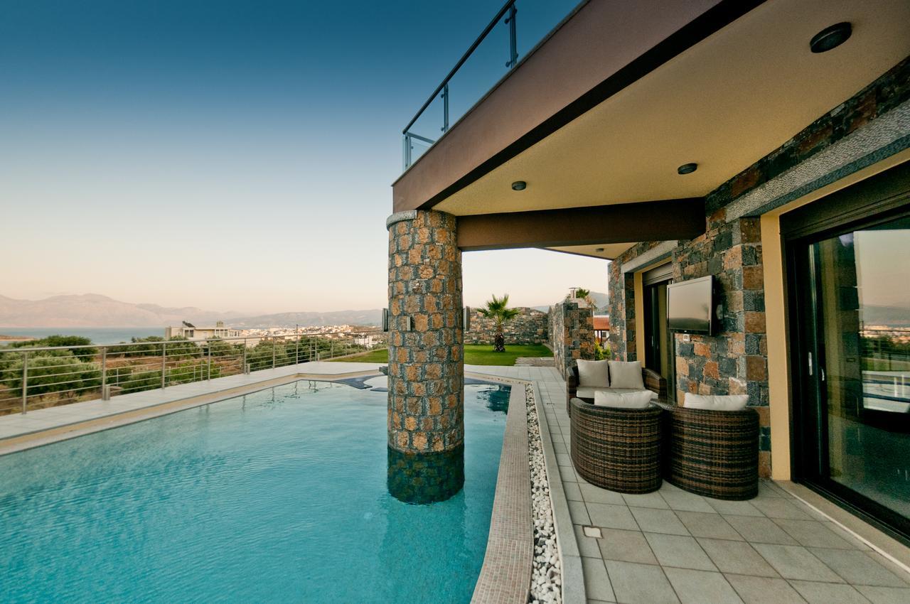Villa St. Nicolas & Theano