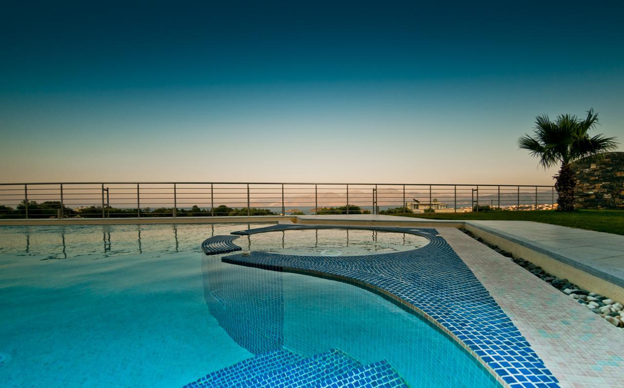 Villa St. Nicolas & Theano