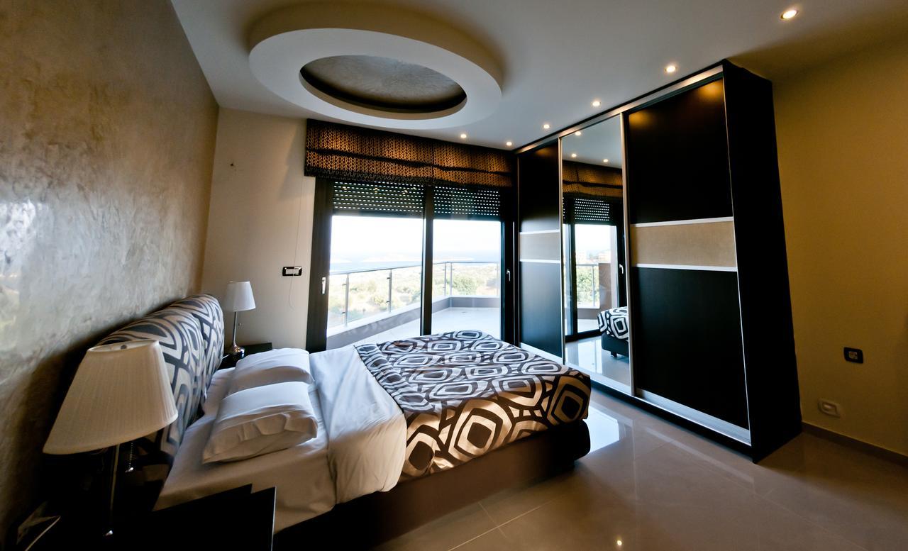 Villa St. Nicolas & Theano