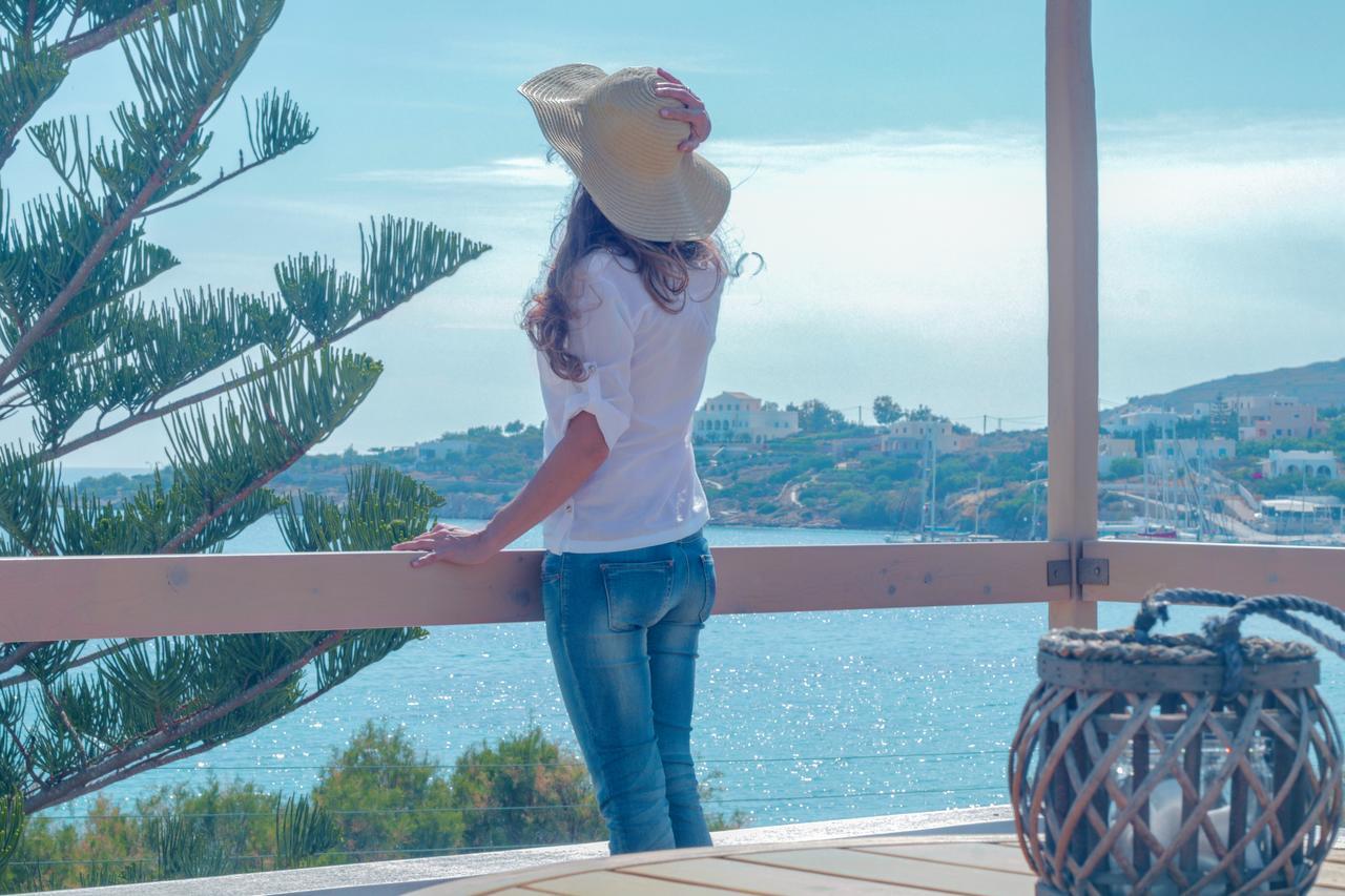 Brazzera Hotel Finikas (Syros)