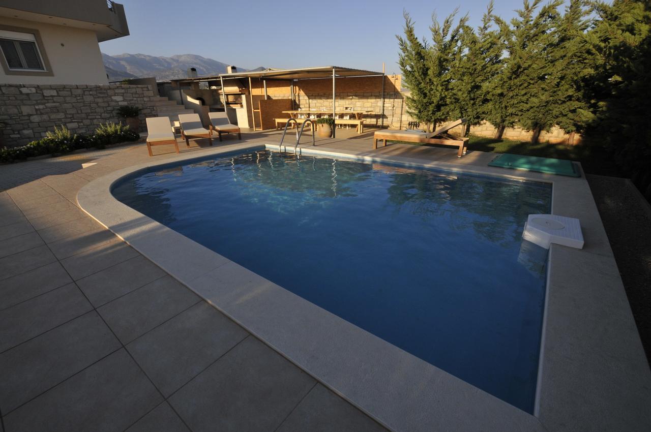 Elpidis Villa