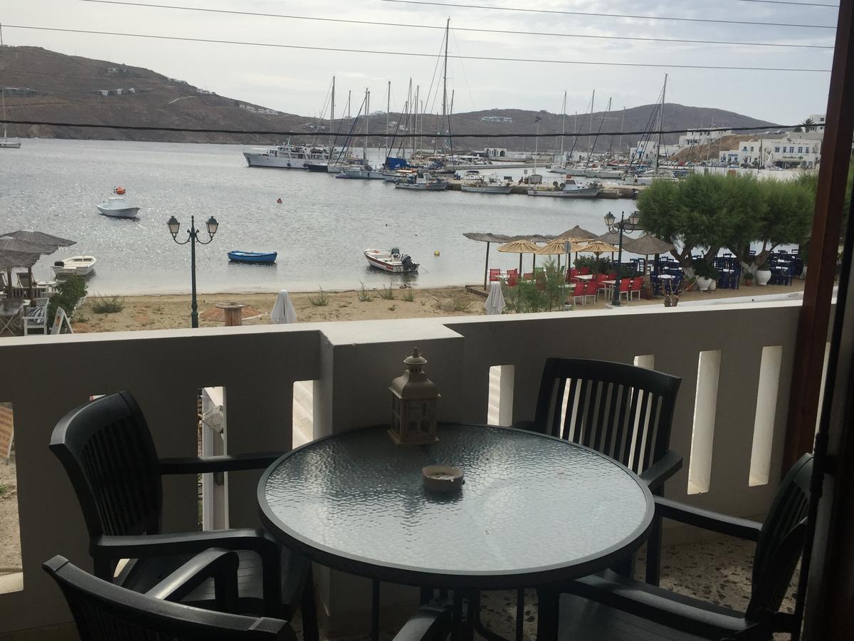 Akti And * Livadi (Serifos)