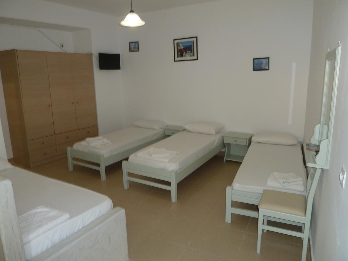 Nikos Place *