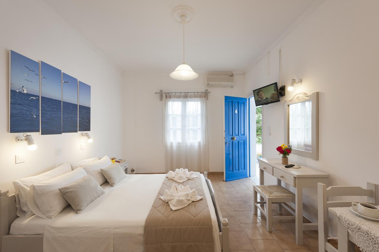 Helen's Minimal & Apartment Aliki (Paros)