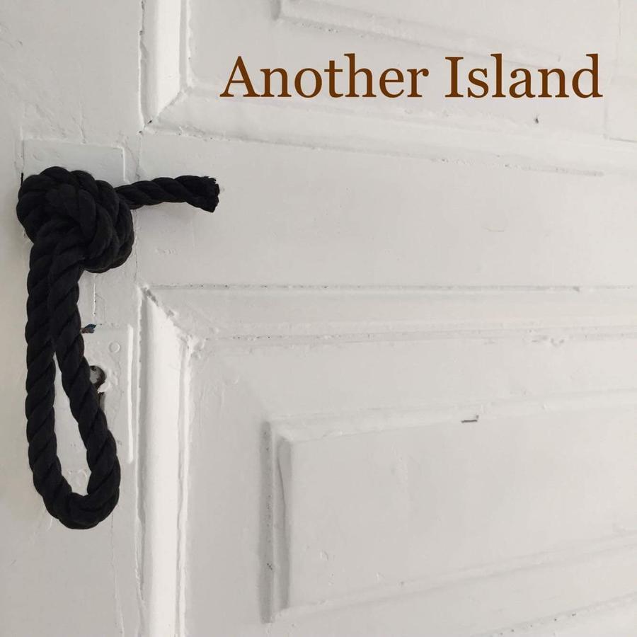 Another Island * Agios Georgios (Antiparos)