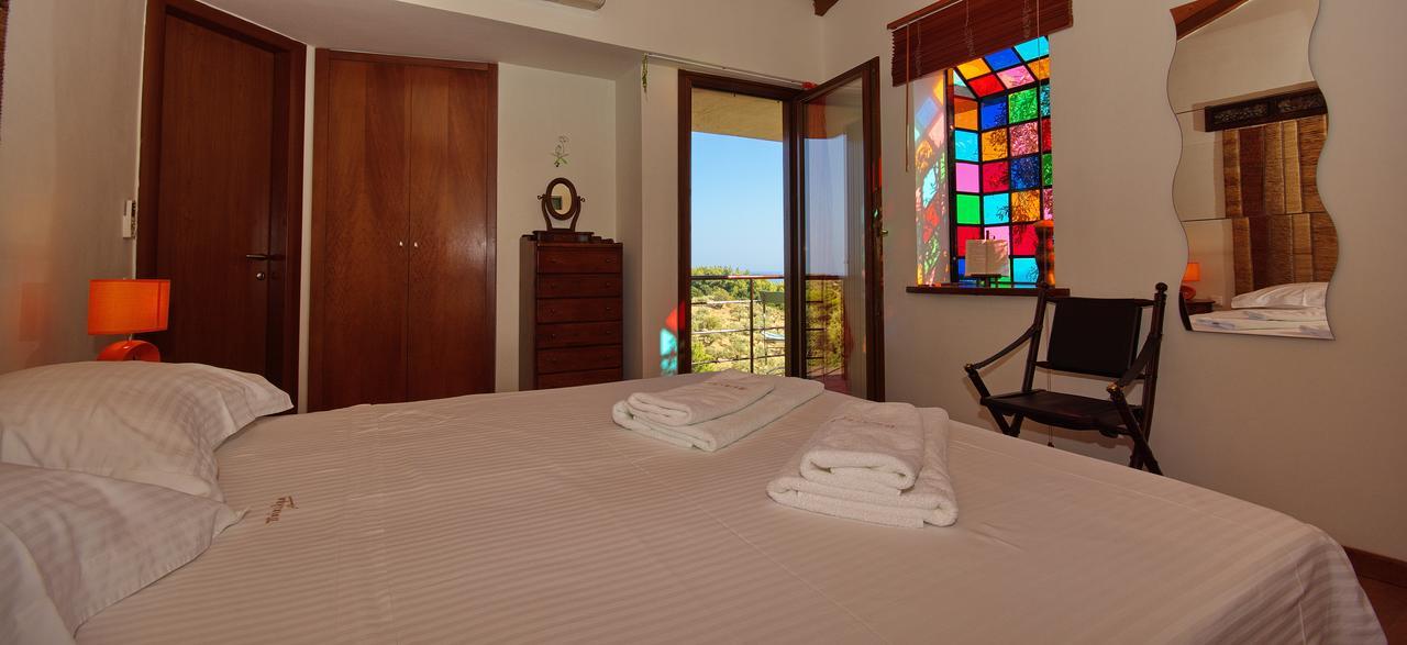 Alonissos Poikilma - Luxury In Alonissos In Nature With Private Pools Villa *