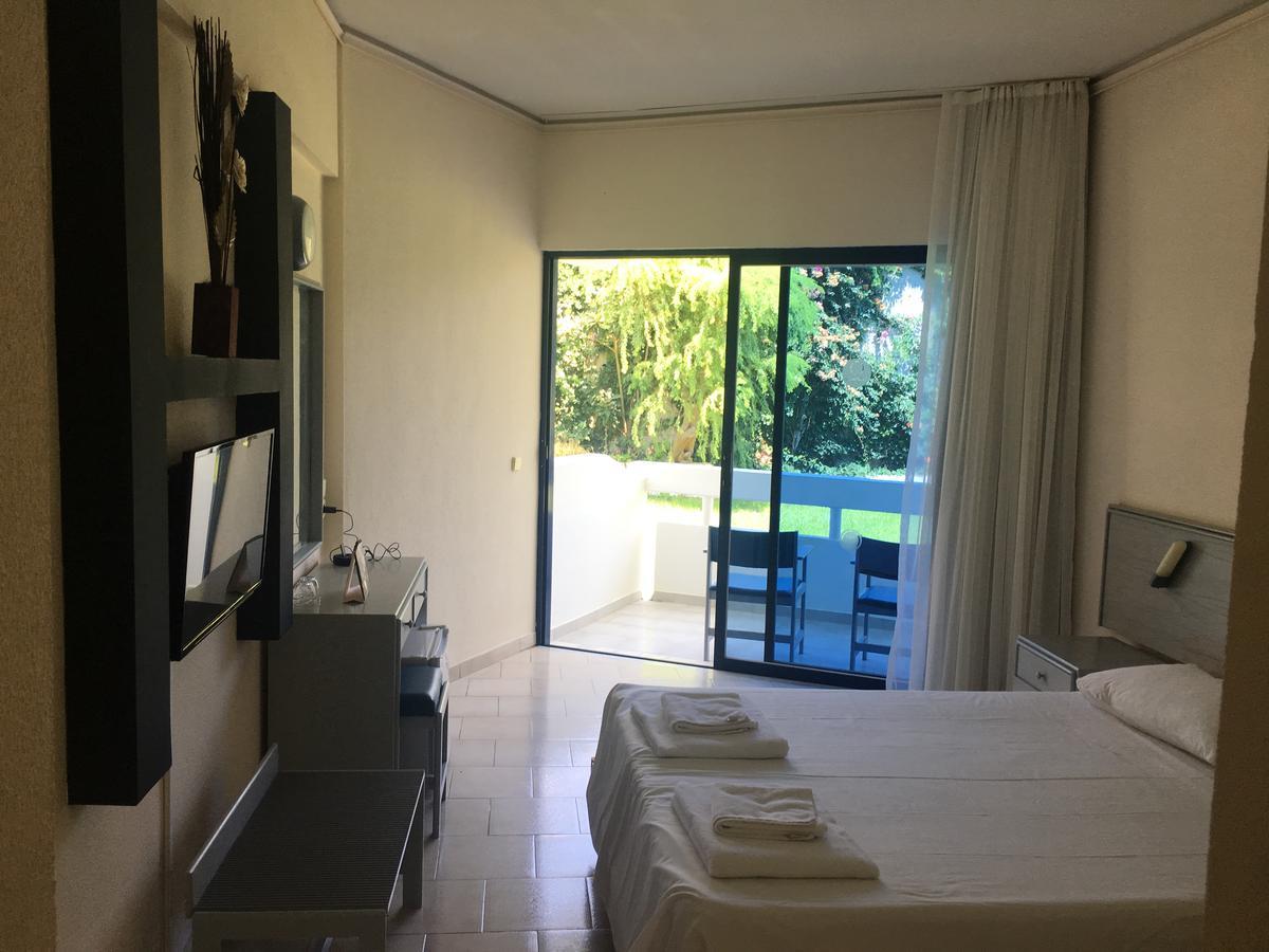 Larisa Boutique Hotel 3*