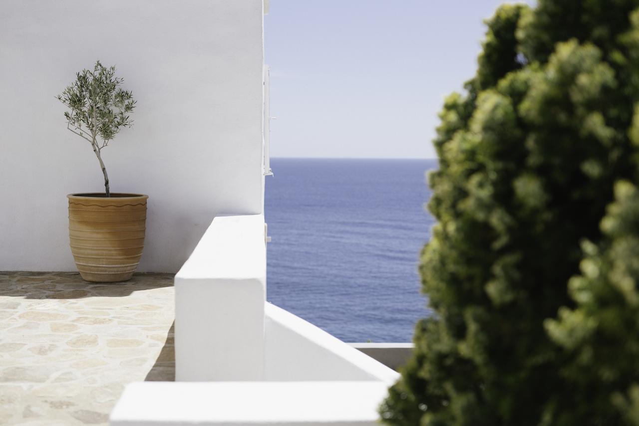 Athina