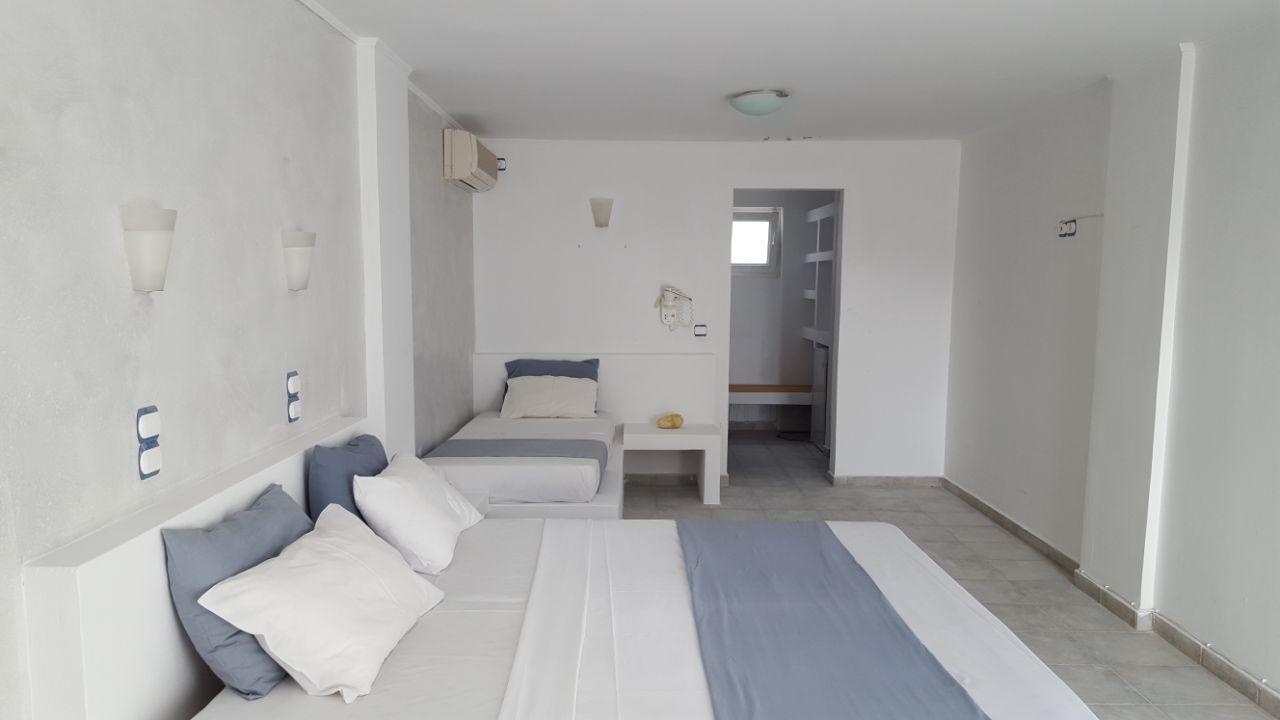 Lagada Hotel Adamantas (Milos)