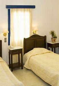 Pelican Hotel Fira (Santorini)