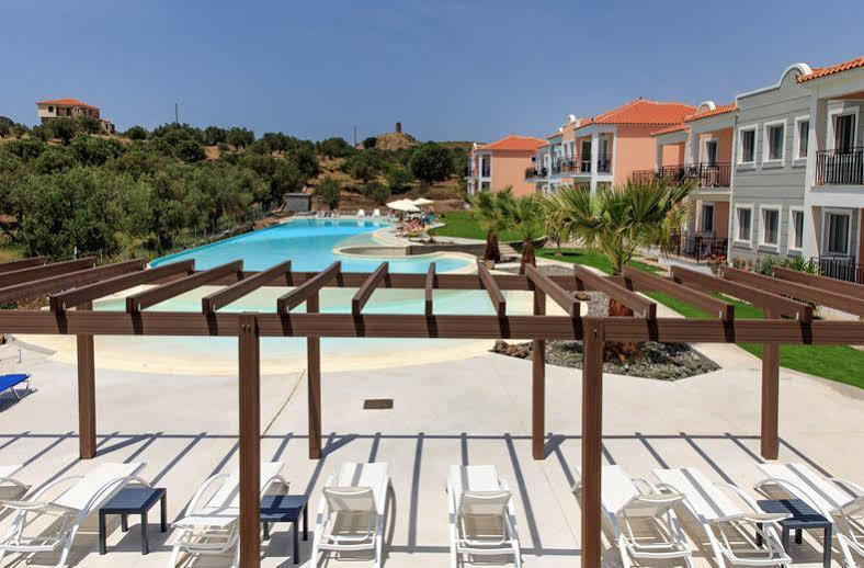 Eriphilly & Aparthotel 3*