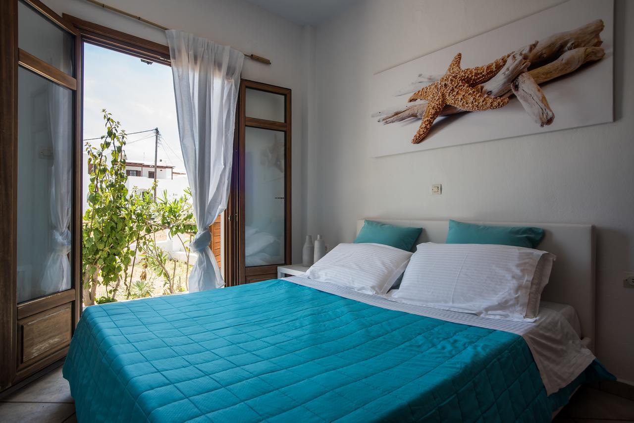 White In Paros Apartment *