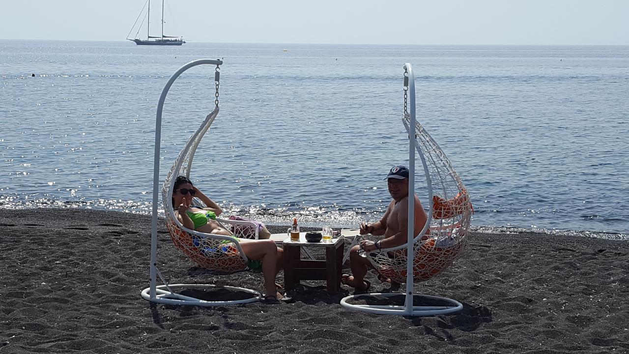 Pleasure Beachside Apartment Perissa (Santorini)