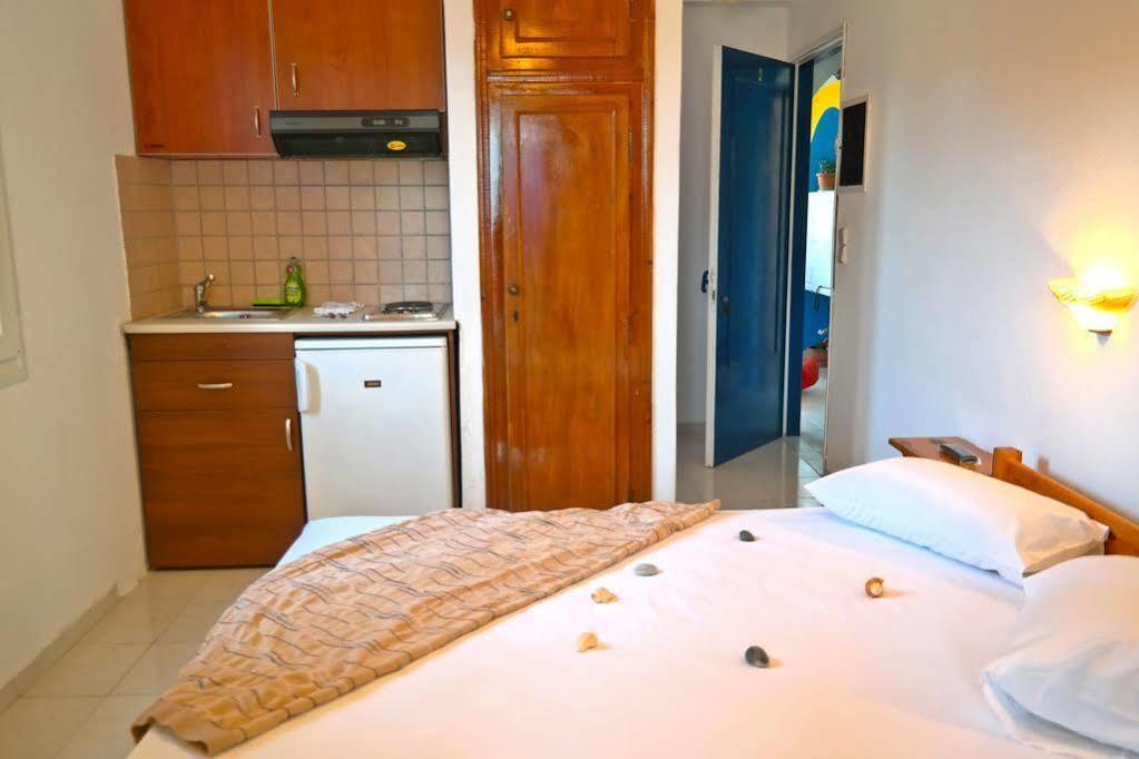 Aparthotel Manolis 2*