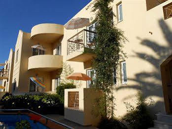 Lambrinos Aparthotel