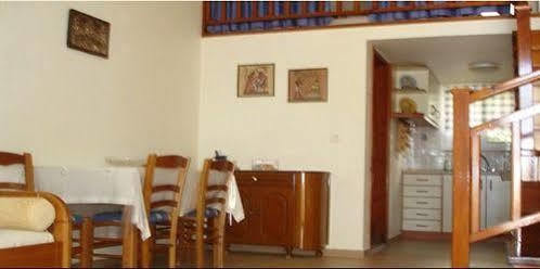 Apartment Village *