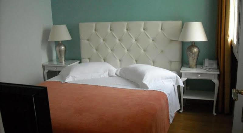 Marina 3* Corfu (city)