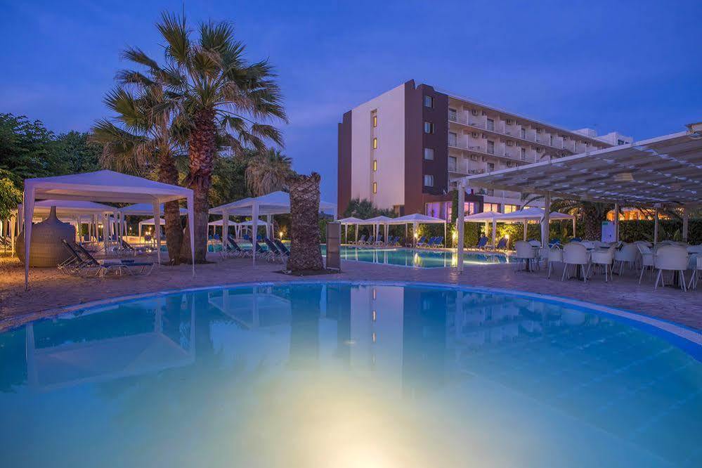 Golden Beach Hotel Nea Thesi