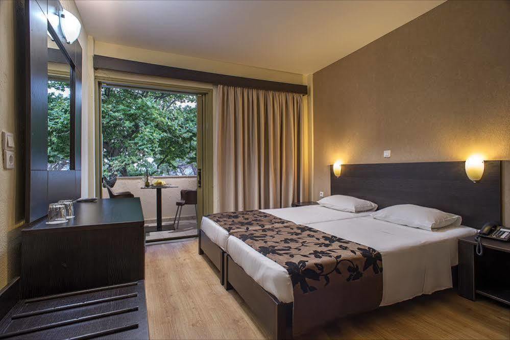 Hotel Golden Beach 3*
