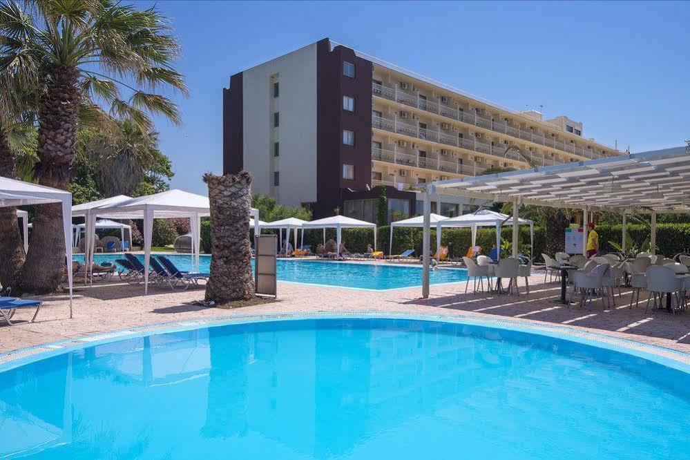 Golden Beach Hotel 3*