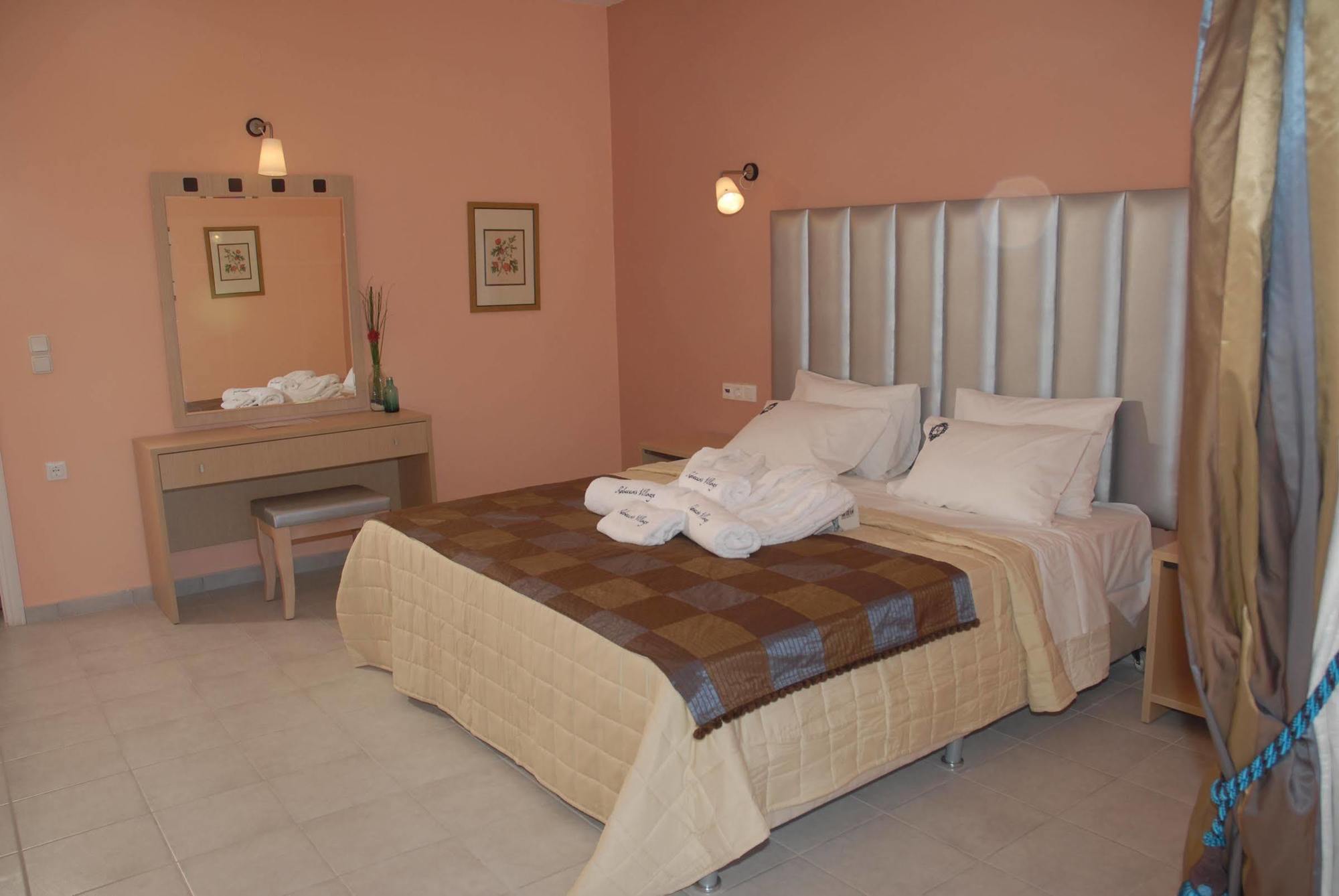 Rebecca's Village 4* Karousades (Esperies)